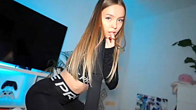 Fucked His Nike Pro Girlfriend Deep in the Mouth