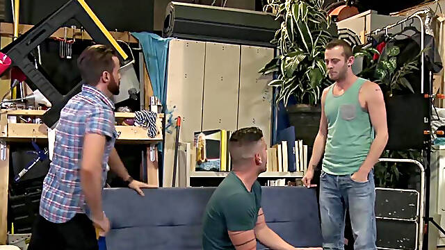 OVER 30 MEN - Brendan Patrick has 3some with Cesar and Chandler Scott