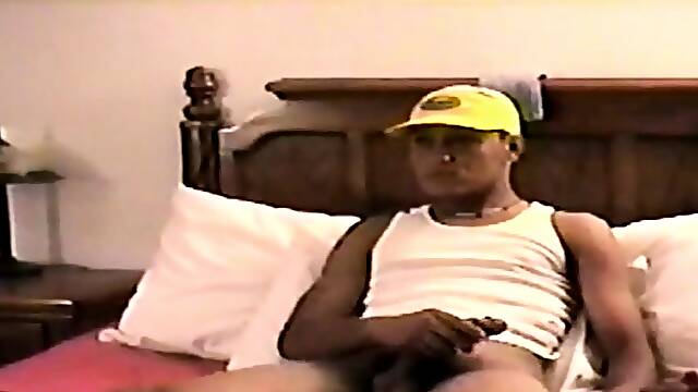 Vintage str8 stud got HJ from busty gay