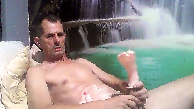 Micou footjob