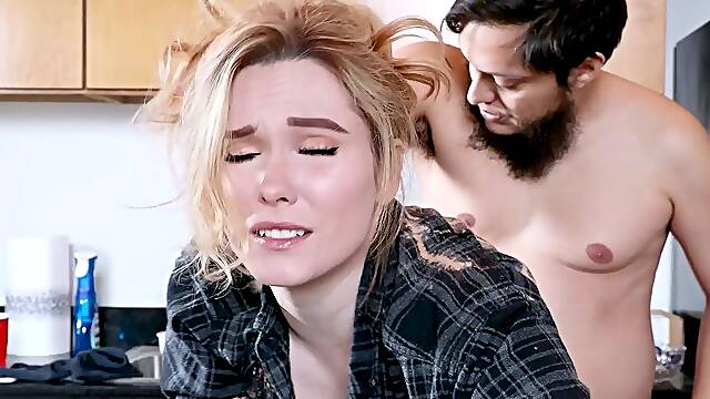 Amateur MILF Goes Hardcore Anal