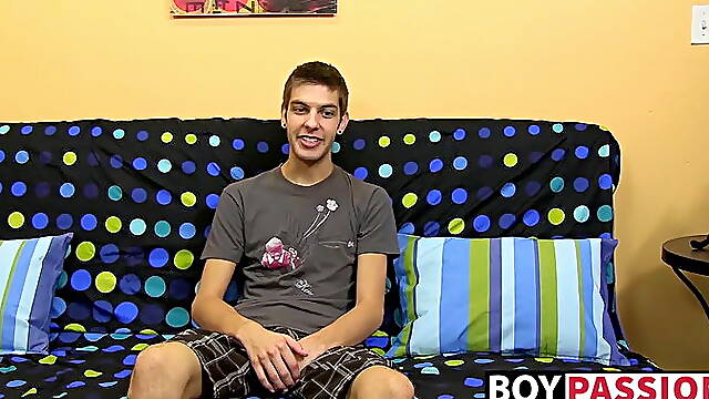 Hot twink butt Max Morgan jerking his bbw cock at home