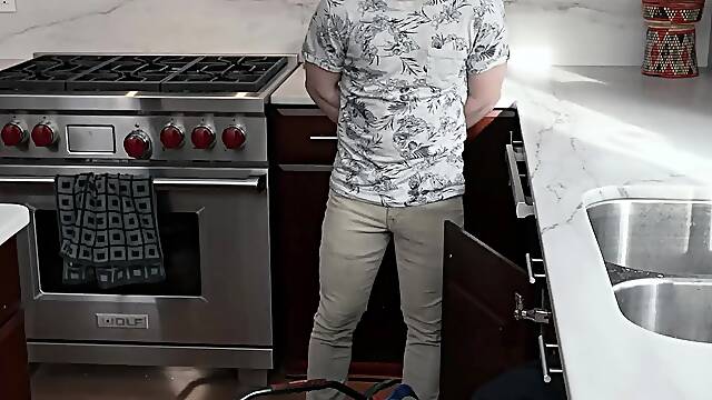 Plumber Cain fuck small guy Danny at the kitchen
