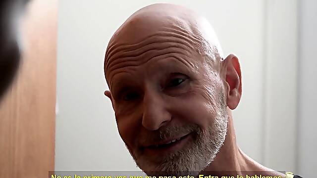 Young Arab guy fucks a horny daddy next door