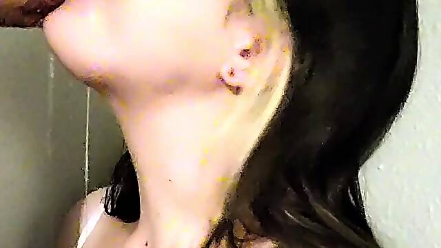Amateur webcam blowjob and cumshot