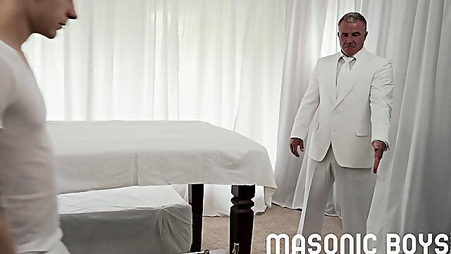 Hot suited polar bear DILF barebacks smooth Twink hard