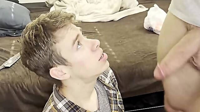 Flexible fellow with a great body is schlonged deep