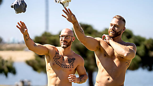 Nude men fuck in the ass the hard way and splash sperm on each other