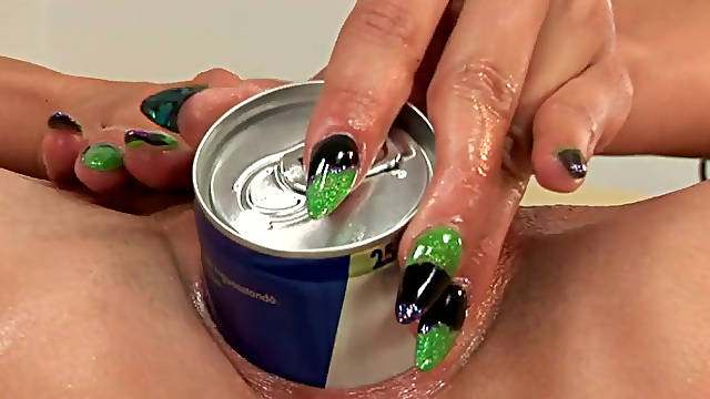 Wanton blondie extends her soaking twat with canned food