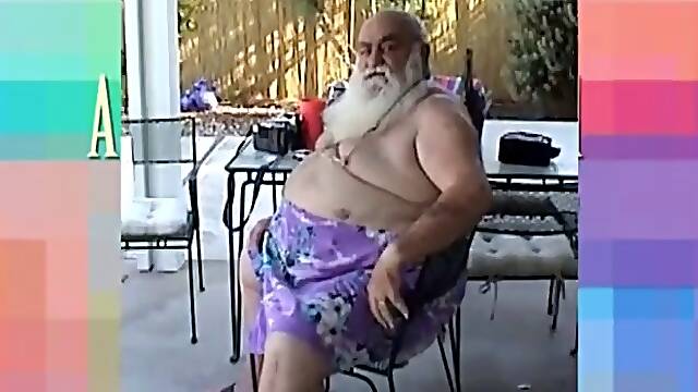 Santa Clause is cumming, and cumming, and cumming!!!