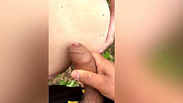 CRUISING IN THE PARK FOR A STRAIGHT COCK
