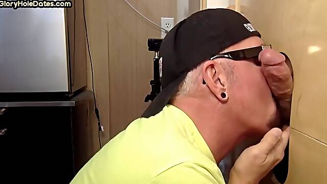 Amateur gloryhole lover deepthroats
