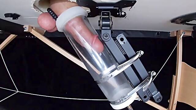 Boy storing cum with the method of sucking and stimulating the glans