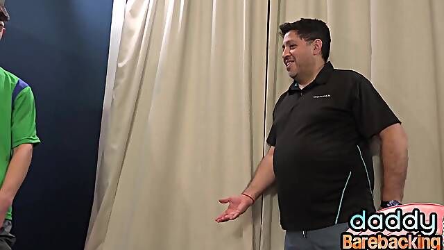 Fat gaydaddy 3some fucked by sportive twinks in locker room