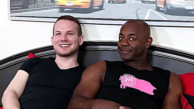 Interracial screwing with a muscular lad and a pale fella