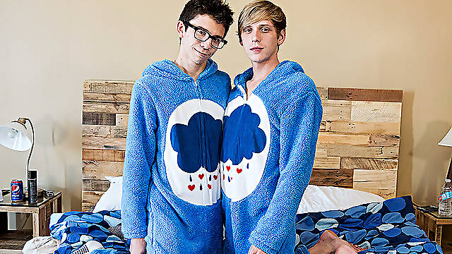 Cute Onesie Boys Get Very Dirty! - Cameron Hilander Kyle Rhodes - BoyCrush