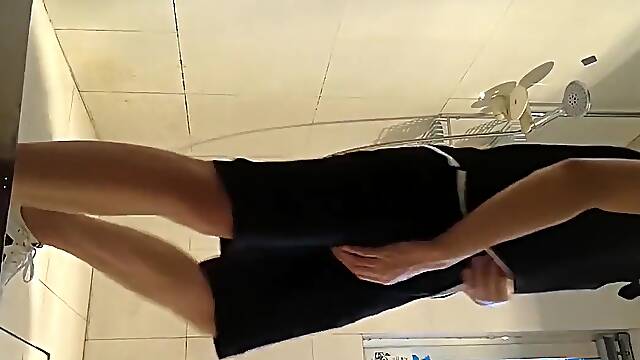 Chinese model shower & jerking off