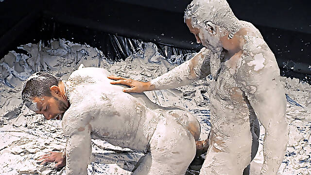 Hunter Marx & Shay Michaels in Mud Wrestling: Shay Michaels And Hunter Marx - KinkMen