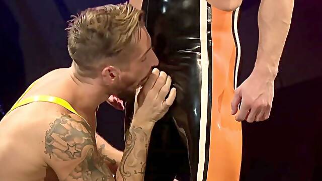 Homewreckrz - Piss & Rubber - UKHotJocks
