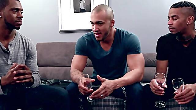 Interracial gay threeway with jerking climax