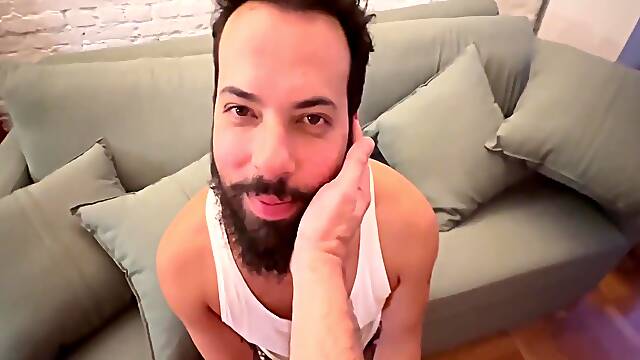 Homem Barbudo Chupa 41 Paus - 27º, 28º Mamadas - Video Completo 13 Min