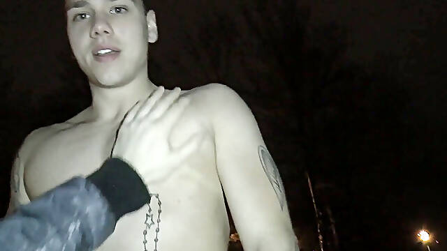 Public Handjob in Prague
