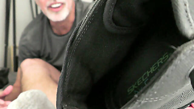 ManPuppy: Richard Lennox Makes You Worship His Sweaty Rank Socks In Foot POV