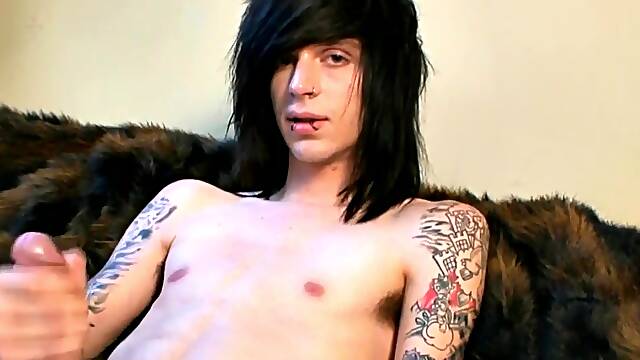Skinny emo Jake Strongs dick shoots thick sperm all over his stomach