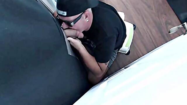 Senior gloryhole amateur blows BFs dick through hole