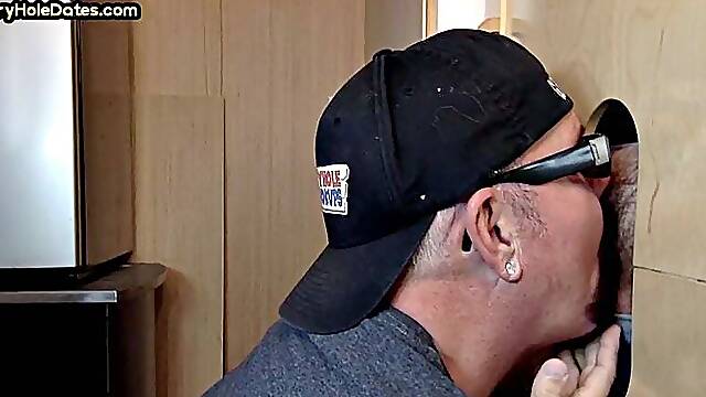 Lucky guy gets sucked by gloryhole DILF with facial ending