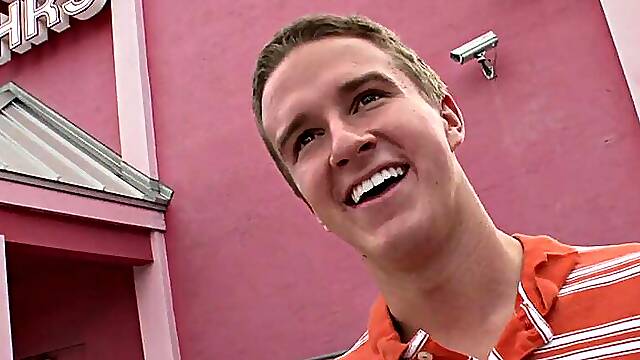 Fooled Str8 gets gloryhole BJ before he fucks gay dude