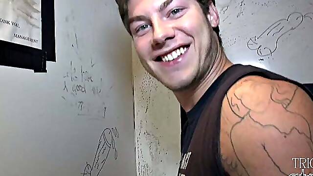 Gullible straight muscular fooled at the gloryhole
