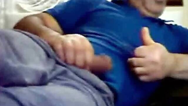 Amateur Turkish Daddy Masturbates on Webcam