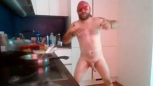 Sissy Andreas der nackte Koch