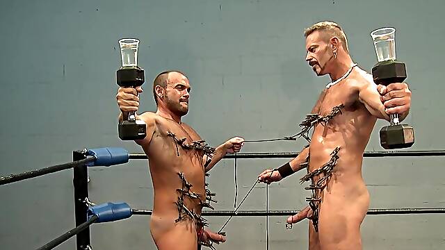 DaddysBondageBoys: Gym Buds Colin Steele And Jessie Balboa Pinch And Suck In Dumbbell Contest