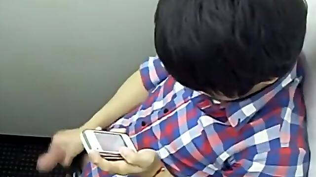 Str8 spy filipino guy in public toilet