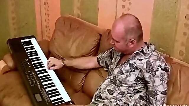 Vintage Video Where Daddy &amp;amp; Youthful Russians Suck &amp;amp; Plow