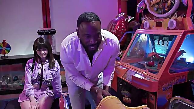 BBC Smashes Arcade PAWG Jade