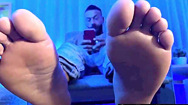 Hottie Maximus shows off sexy socks and suckable feet