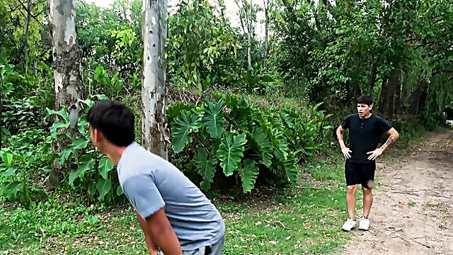 Anonimo: In the Heat of the Woods with Four Young Dudes