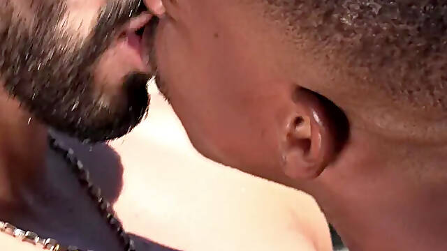 Noir Male: Arads Wet Hard Desire