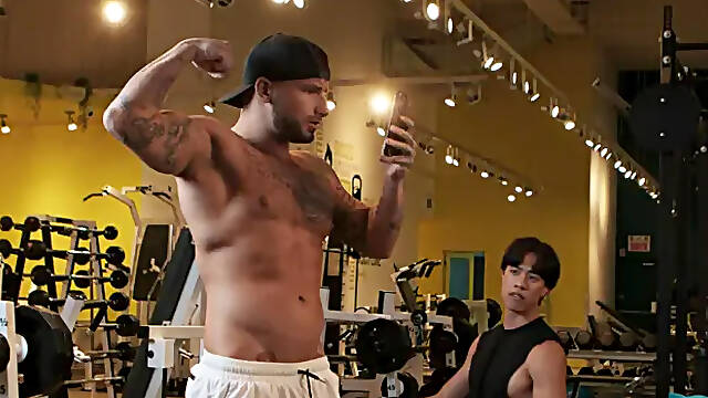 Men: Parkers In-Depth Lessons in the Locker Room