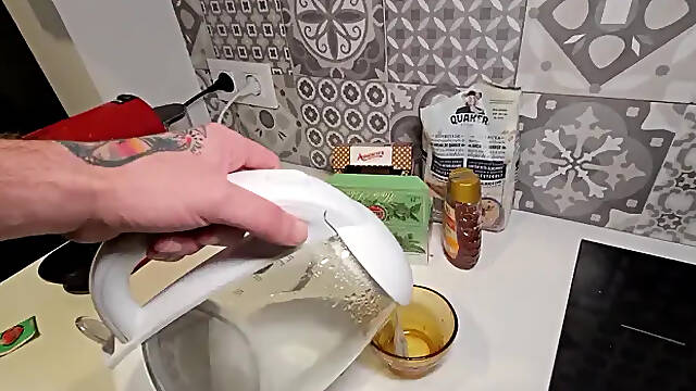AmateurGayPOV: Rudalos Unseen Visitor