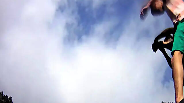 Common Whore Gets Floored