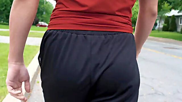 Bromo: Big Cock and an Eager Mouth