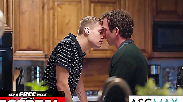 DISRUPTIVE FILMS - Twink Topper GREG MCKEON Pounds Out College Lads COMPILATION