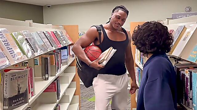 LIL COLLEGE MAN GETTING SCREWED BY THE MATURE SENIOR AND GET HIS CONSTRICTED APERTURE BRED