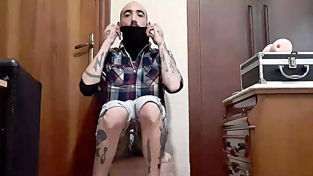 Spanish homosexual in heels