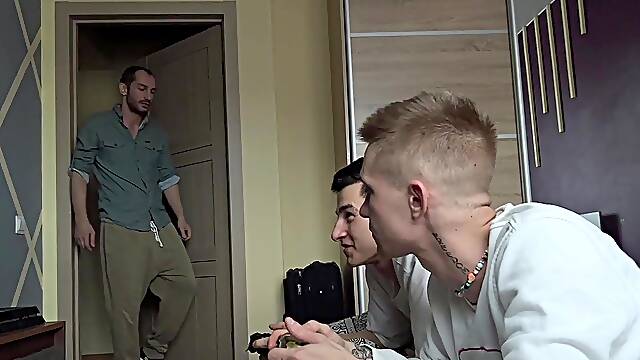 Gangbang - stepson brought his allies to play console, and at that pont of time this chab and his stepfather fu