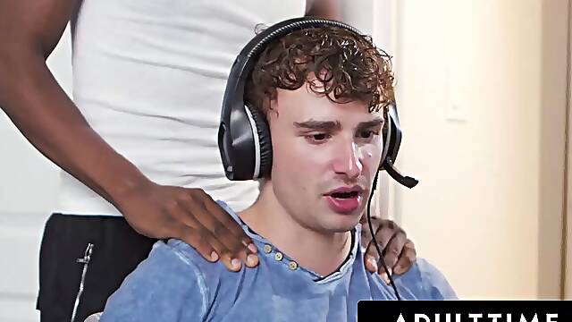 ADULT TIME - Gamer Ryan Jacobs & Roommate Jade Crave Turn Shoulder Massage Into Jerk Off Session